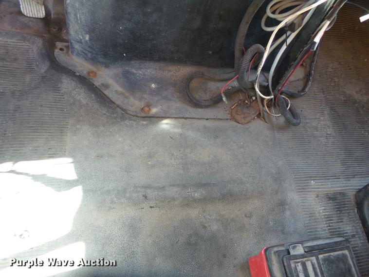 image for item DB7299 2001 International 4900 dump truck