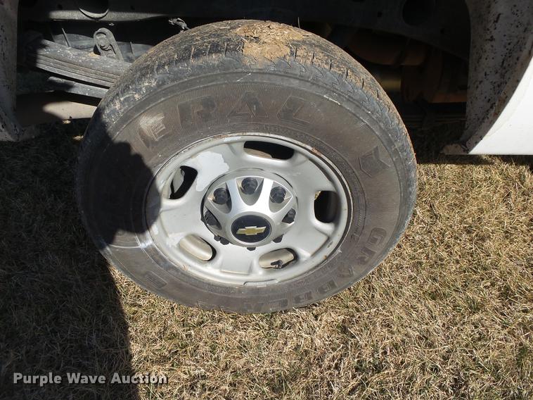 image for item DB7300 2011 Chevrolet Silverado 2500HD Ext. Cab pickup truck