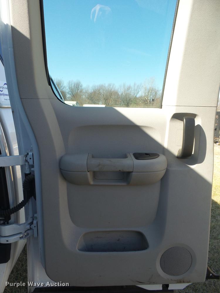 image for item DB7300 2011 Chevrolet Silverado 2500HD Ext. Cab pickup truck