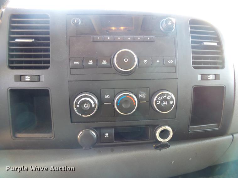 image for item DB7300 2011 Chevrolet Silverado 2500HD Ext. Cab pickup truck