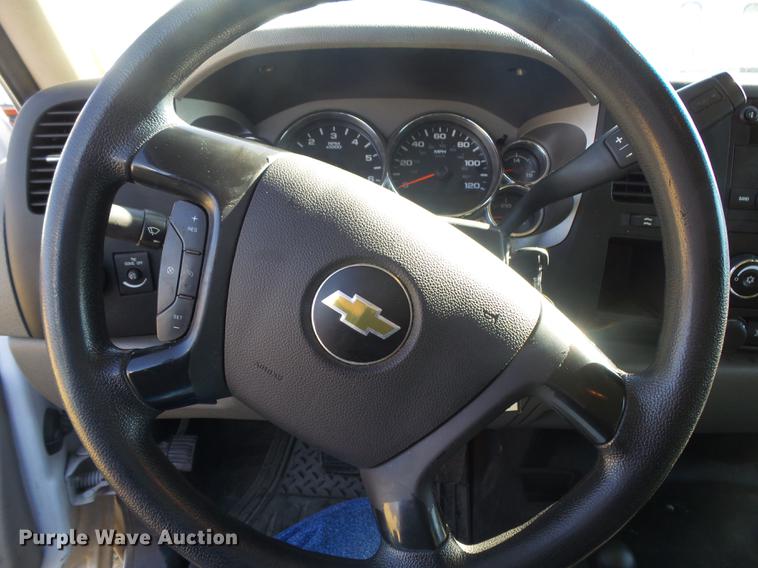 image for item DB7300 2011 Chevrolet Silverado 2500HD Ext. Cab pickup truck