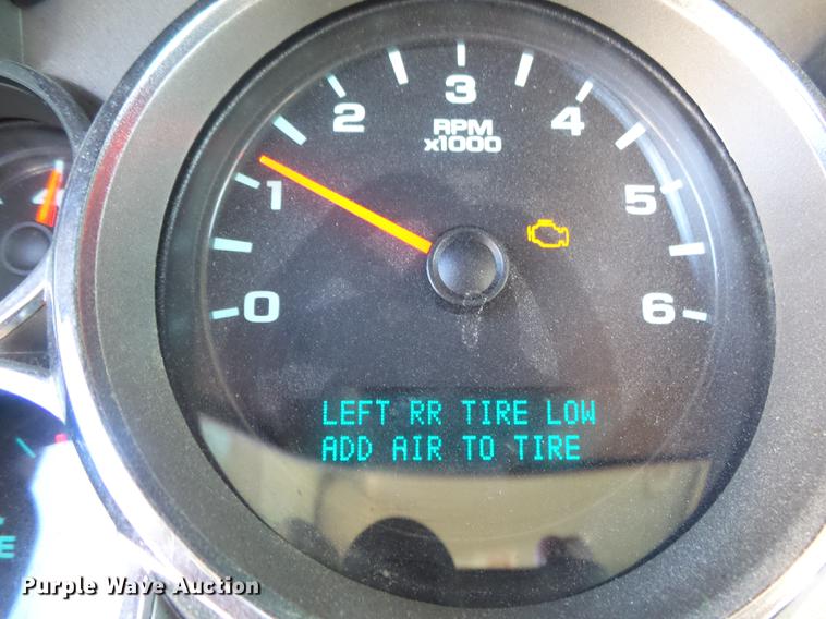 image for item DB7300 2011 Chevrolet Silverado 2500HD Ext. Cab pickup truck