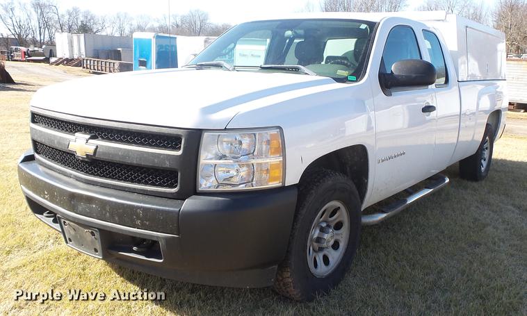 image for item DB7301 2007 Chevrolet Silverado 1500 Ext. Cab pickup truck
