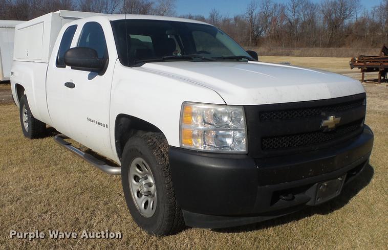 image for item DB7301 2007 Chevrolet Silverado 1500 Ext. Cab pickup truck