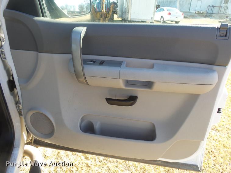 image for item DB7301 2007 Chevrolet Silverado 1500 Ext. Cab pickup truck