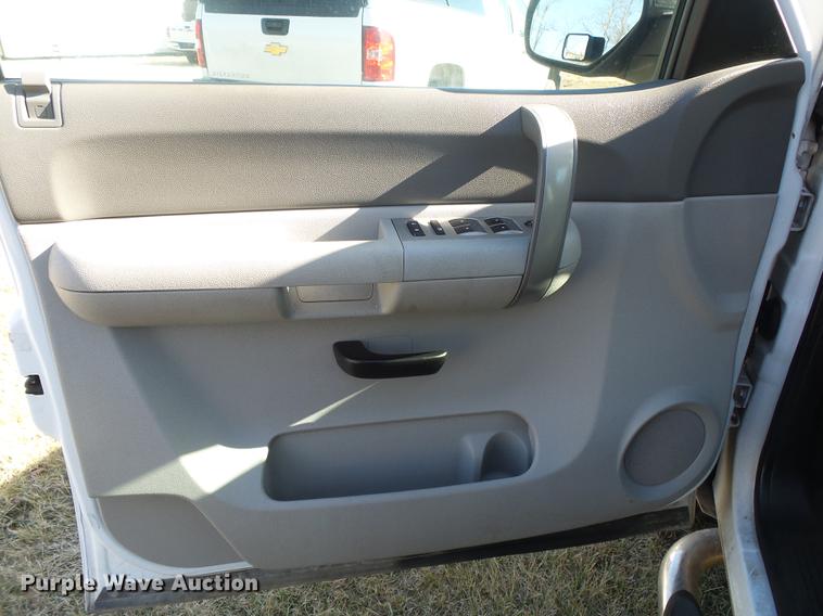 image for item DB7301 2007 Chevrolet Silverado 1500 Ext. Cab pickup truck