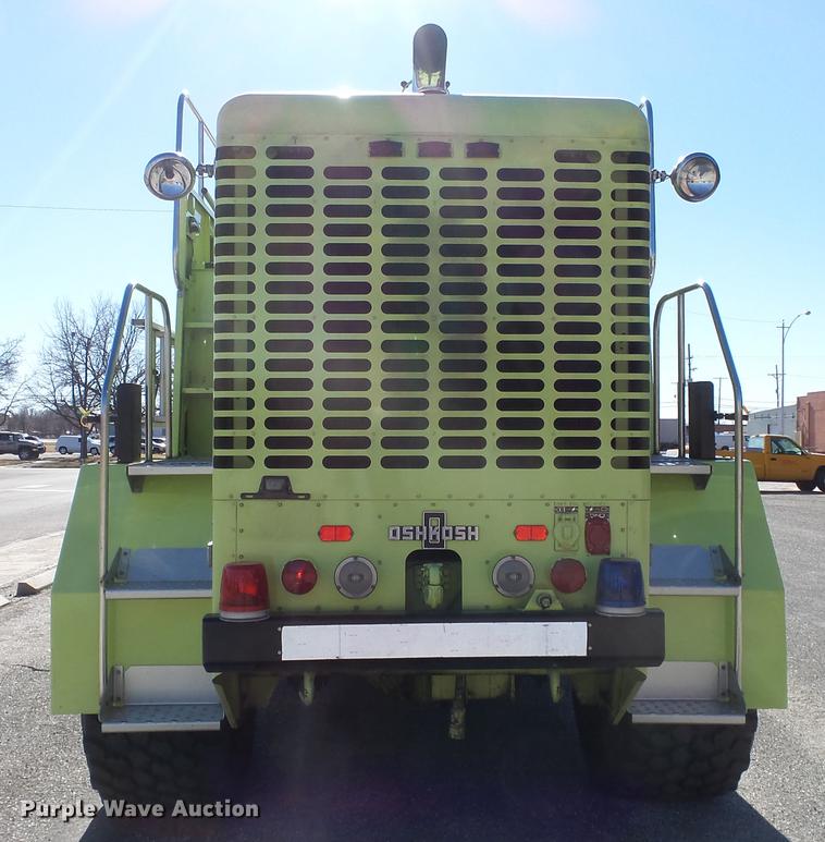 image for item DC0544 1991 Oshkosh T1500 fire truck