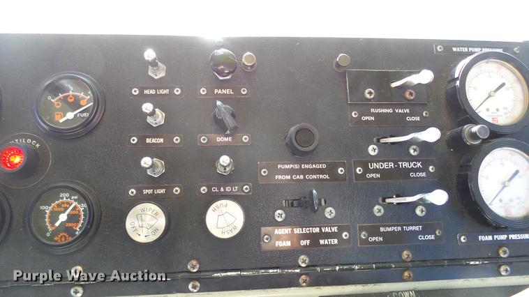 image for item DC0544 1991 Oshkosh T1500 fire truck