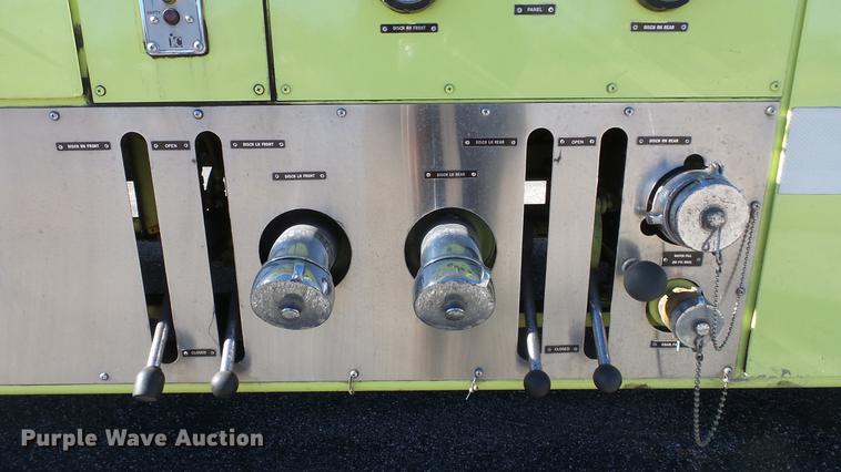 image for item DC0544 1991 Oshkosh T1500 fire truck