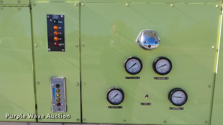 image for item DC0544 1991 Oshkosh T1500 fire truck