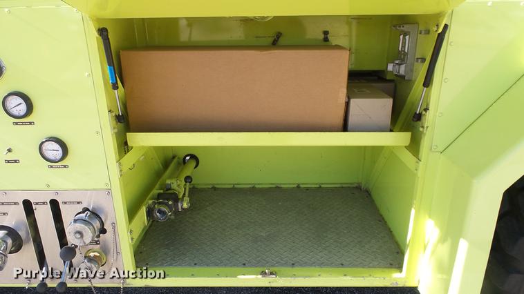 image for item DC0544 1991 Oshkosh T1500 fire truck