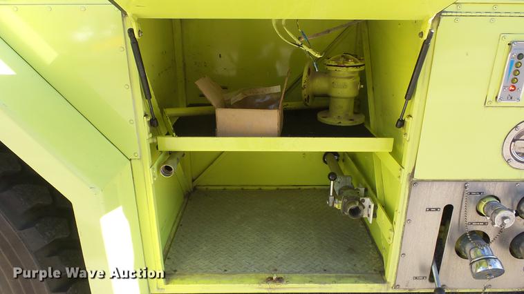 image for item DC0544 1991 Oshkosh T1500 fire truck