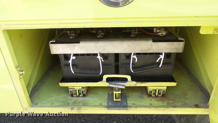 image for item DC0544 1991 Oshkosh T1500 fire truck