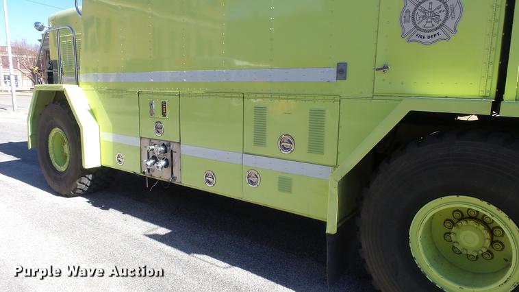 image for item DC0544 1991 Oshkosh T1500 fire truck