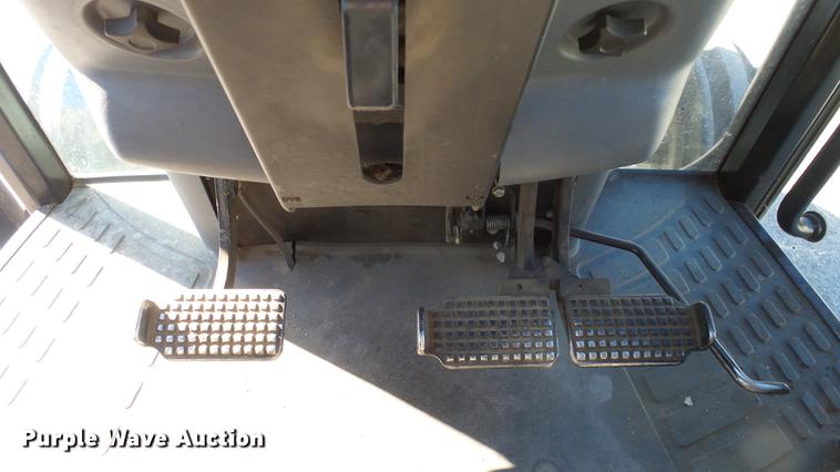 image for item DC0548 New Holland TS90 tractor