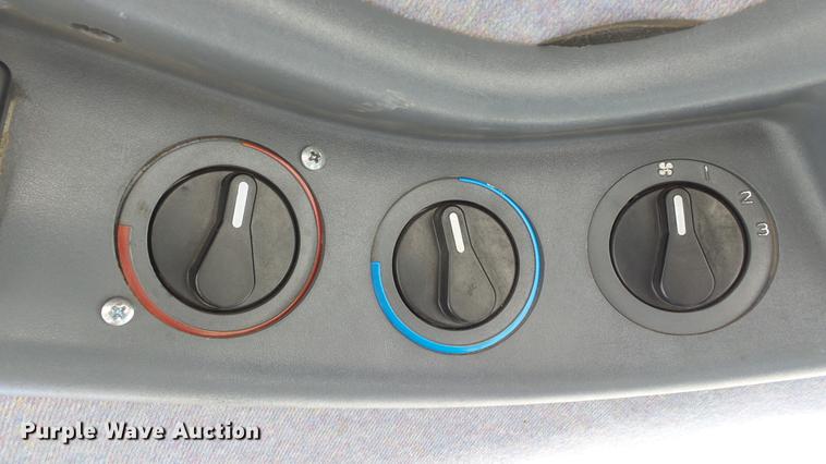 image for item DC0548 New Holland TS90 tractor