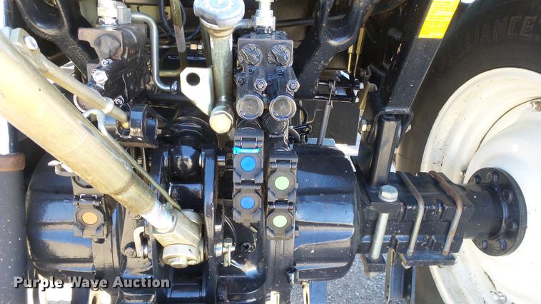 image for item DC0548 New Holland TS90 tractor