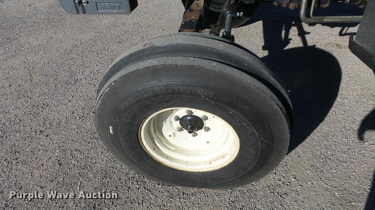 image for item DC0548 New Holland TS90 tractor