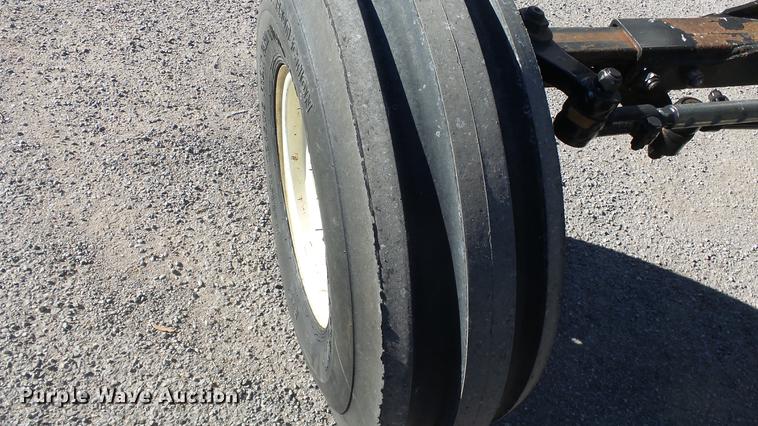 image for item DC0548 New Holland TS90 tractor