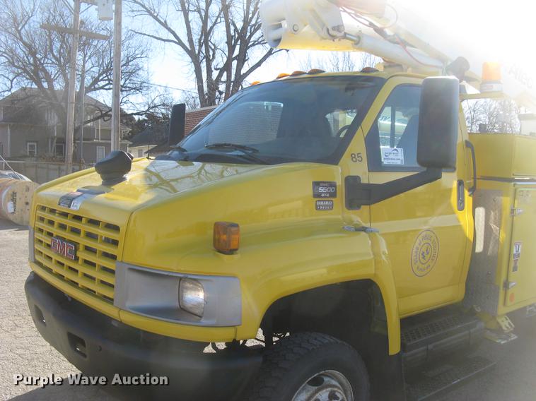 image for item DC2346 2008 GMC C5500 bucket truck