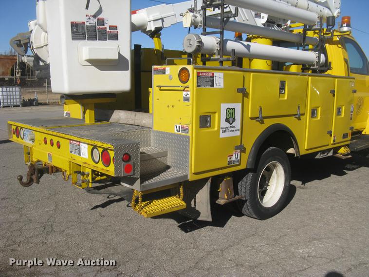 image for item DC2346 2008 GMC C5500 bucket truck