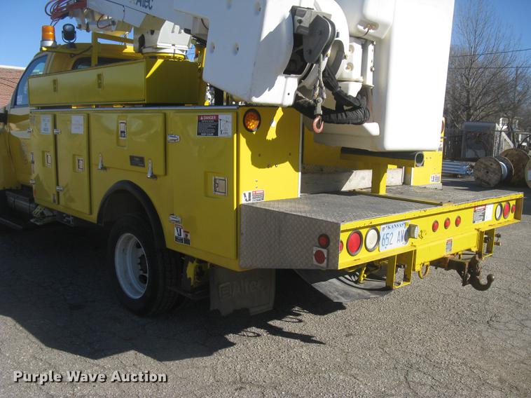 image for item DC2346 2008 GMC C5500 bucket truck