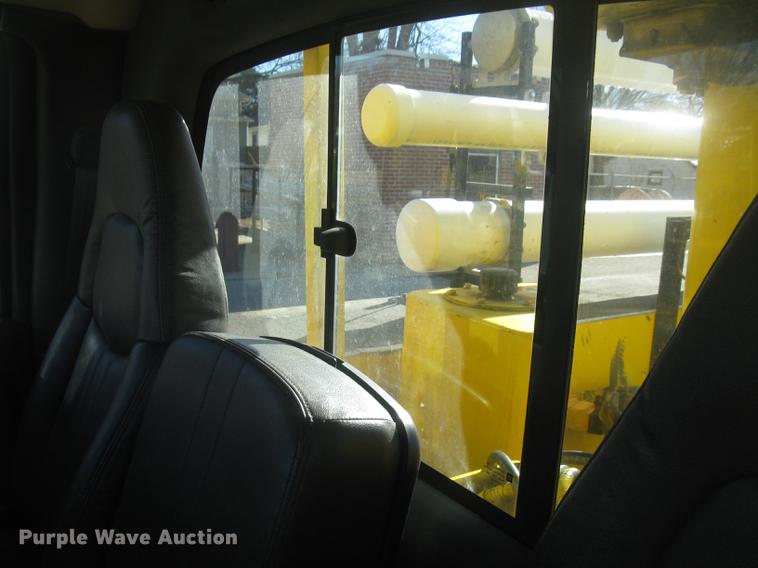 image for item DC2346 2008 GMC C5500 bucket truck