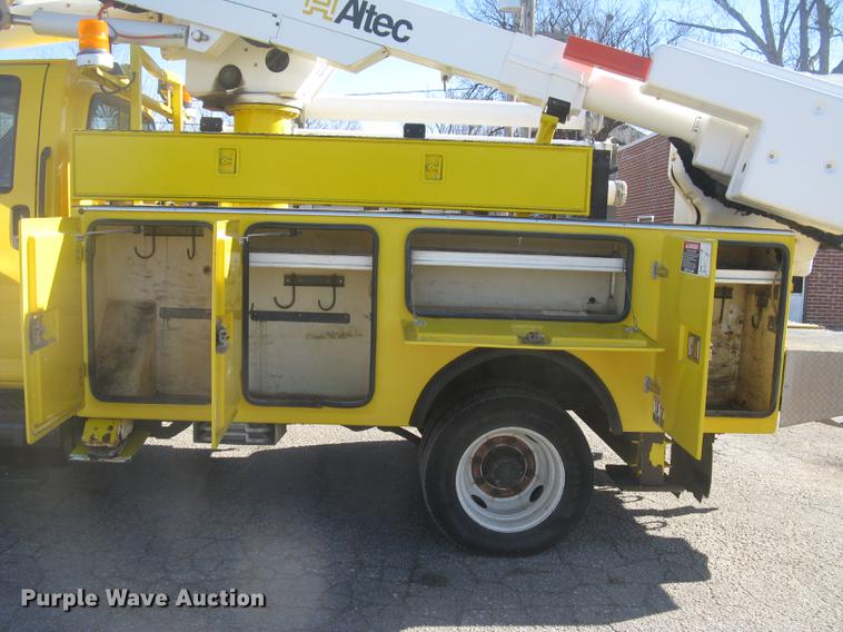 image for item DC2346 2008 GMC C5500 bucket truck