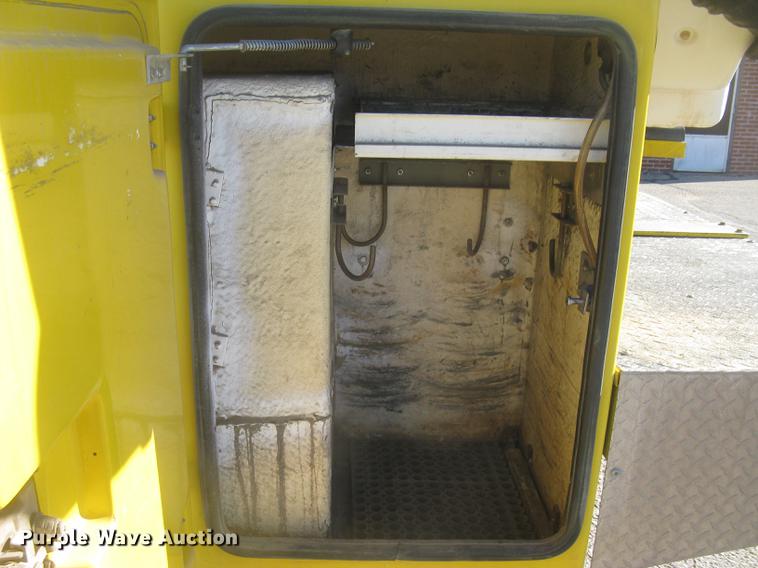 image for item DC2346 2008 GMC C5500 bucket truck