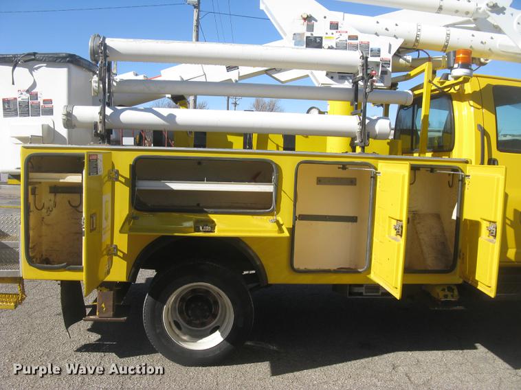 image for item DC2346 2008 GMC C5500 bucket truck