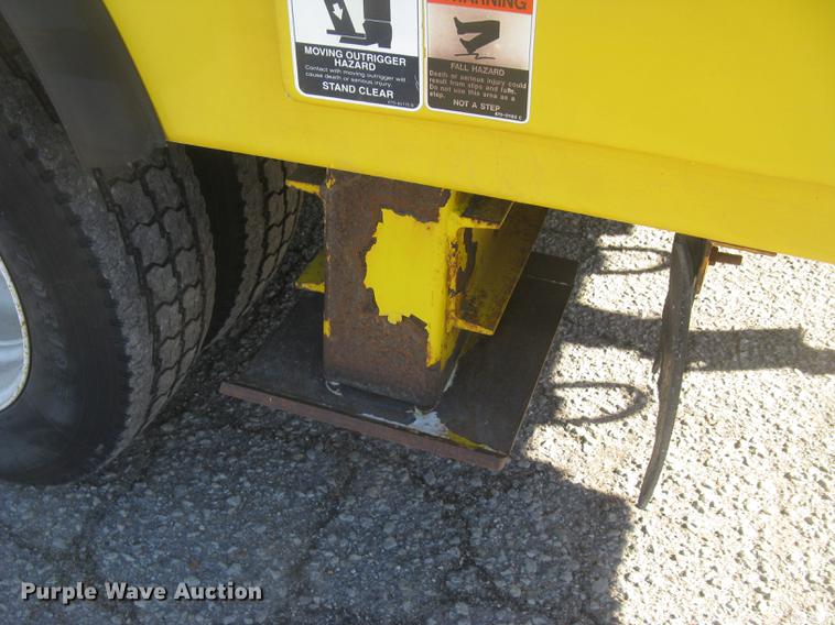 image for item DC2346 2008 GMC C5500 bucket truck
