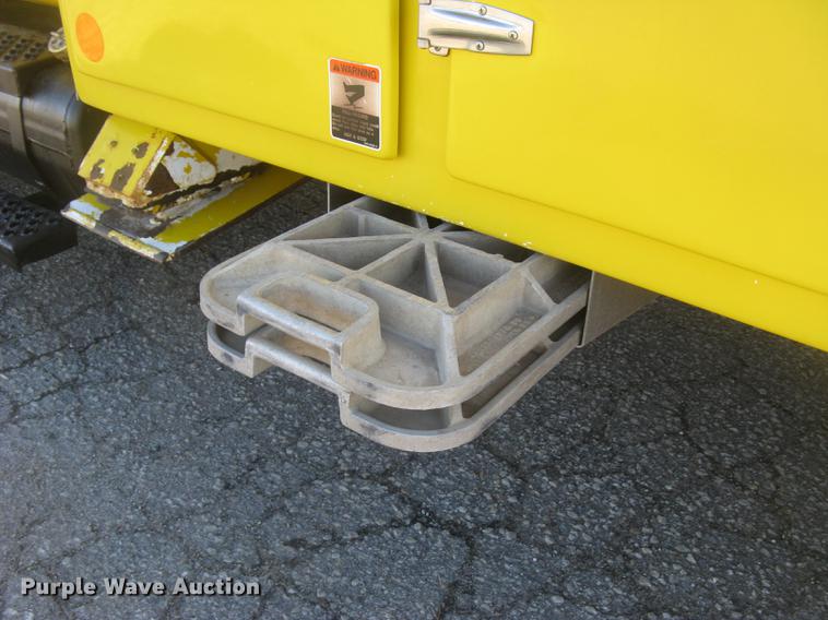 image for item DC2346 2008 GMC C5500 bucket truck