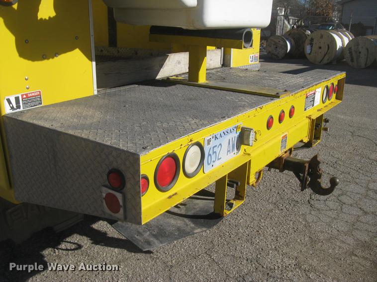 image for item DC2346 2008 GMC C5500 bucket truck