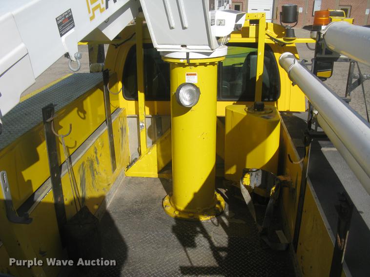 image for item DC2346 2008 GMC C5500 bucket truck