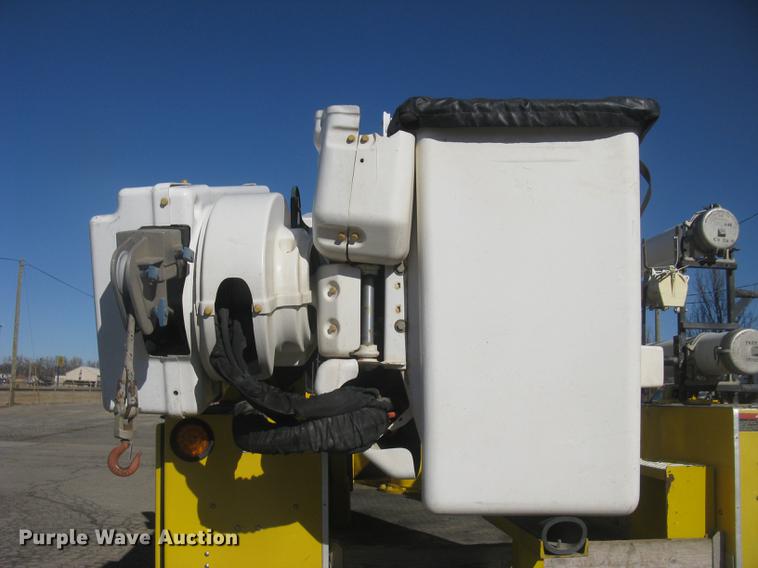 image for item DC2346 2008 GMC C5500 bucket truck