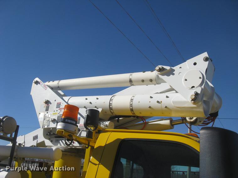 image for item DC2346 2008 GMC C5500 bucket truck