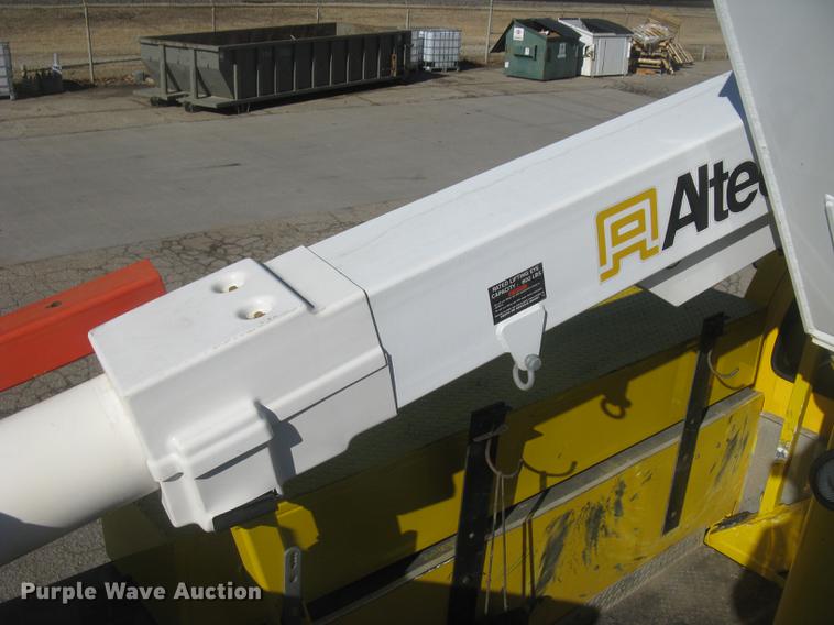 image for item DC2346 2008 GMC C5500 bucket truck