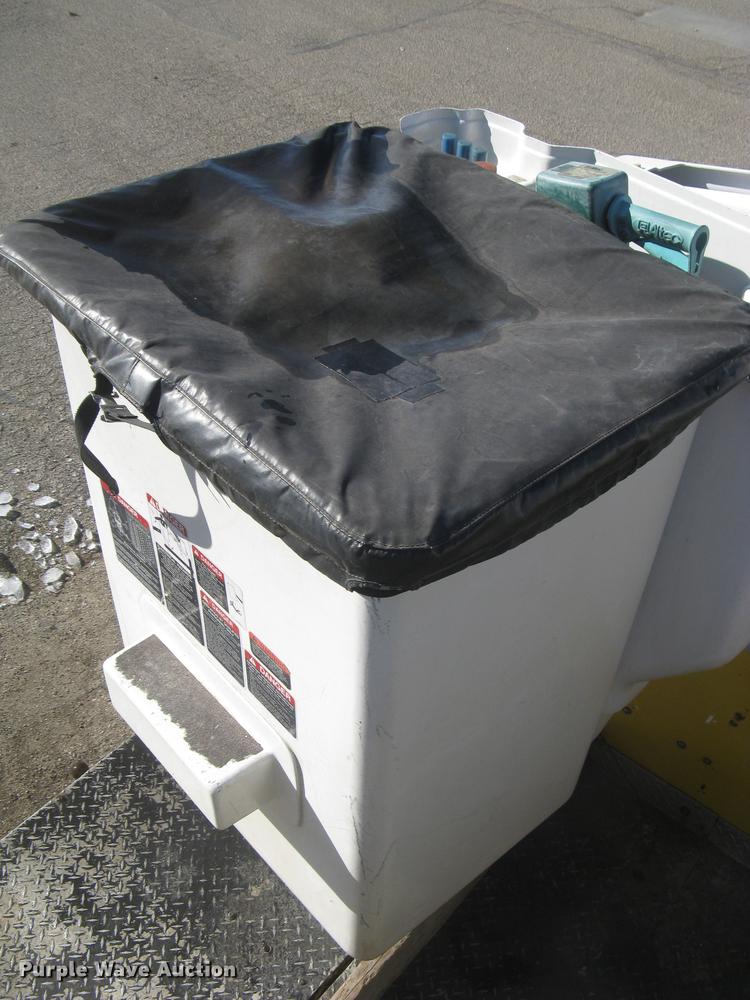 image for item DC2346 2008 GMC C5500 bucket truck