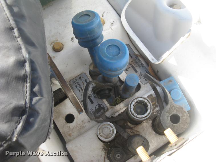 image for item DC2346 2008 GMC C5500 bucket truck