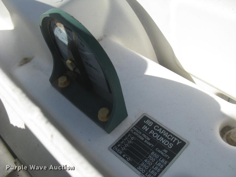 image for item DC2346 2008 GMC C5500 bucket truck