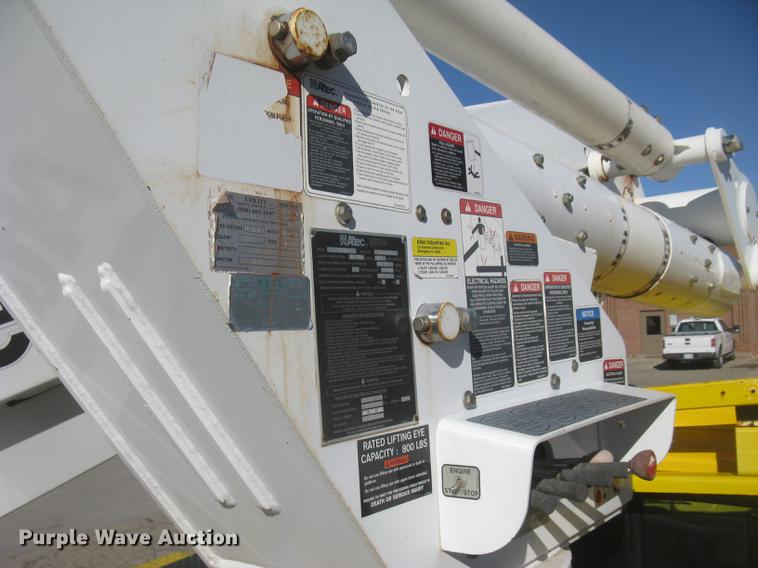 image for item DC2346 2008 GMC C5500 bucket truck