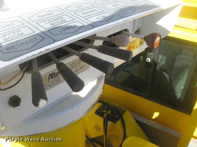 image for item DC2346 2008 GMC C5500 bucket truck