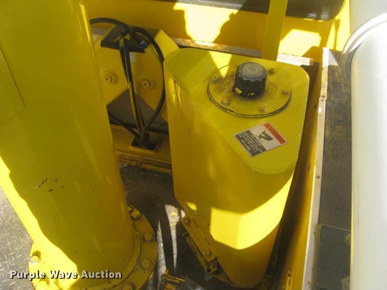 image for item DC2346 2008 GMC C5500 bucket truck