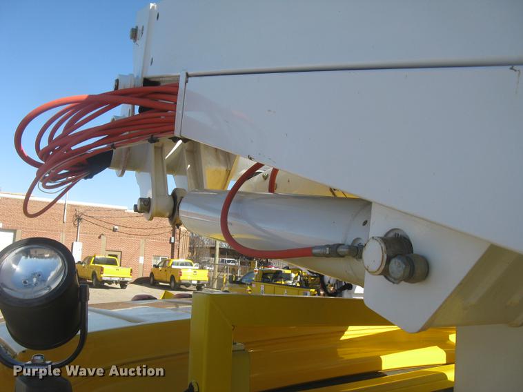 image for item DC2346 2008 GMC C5500 bucket truck