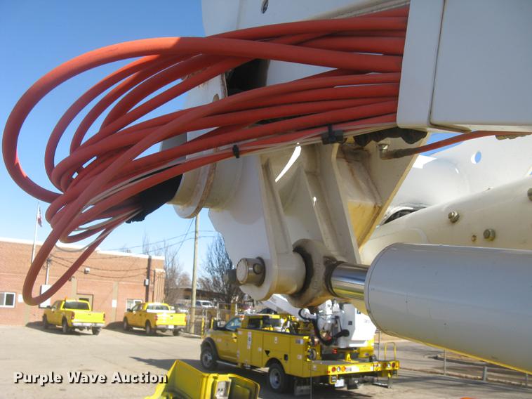 image for item DC2346 2008 GMC C5500 bucket truck