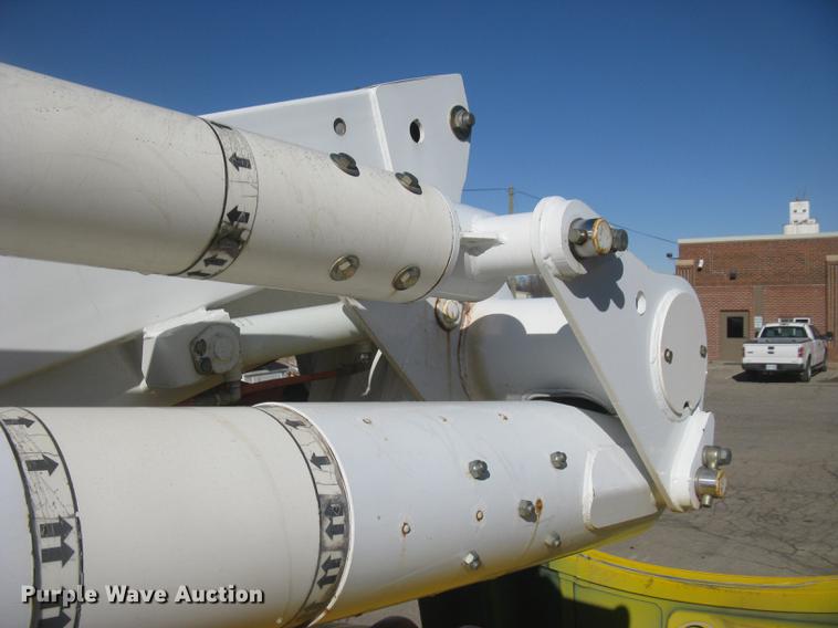 image for item DC2346 2008 GMC C5500 bucket truck