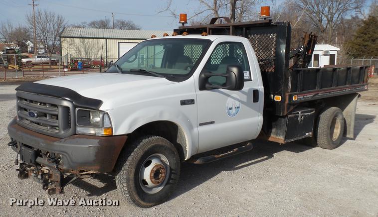 image for item DC5686 2002 Ford F350  XL Super Duty dump bed pickup truck