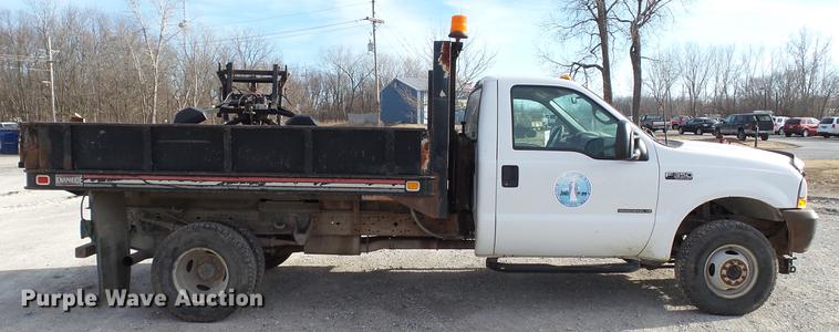 image for item DC5686 2002 Ford F350  XL Super Duty dump bed pickup truck