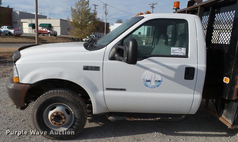 image for item DC5686 2002 Ford F350  XL Super Duty dump bed pickup truck