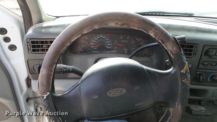 image for item DC5686 2002 Ford F350  XL Super Duty dump bed pickup truck